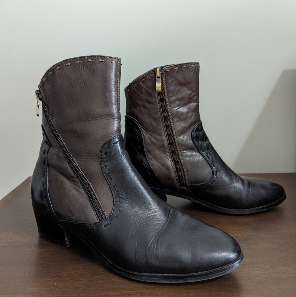 Everybody's brown /black short boots with detail stitching. Sz 38.